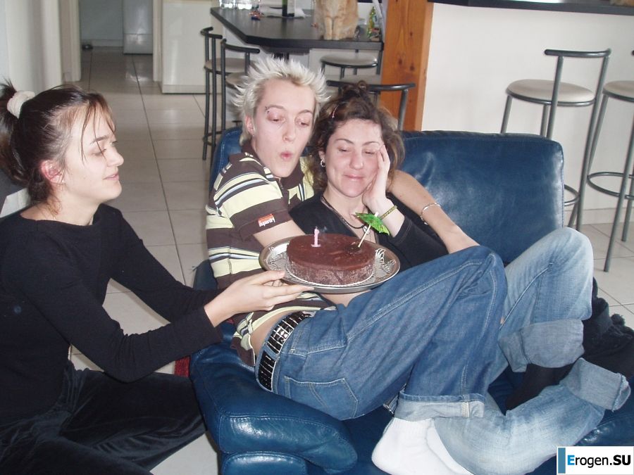 Lesbian on vacation with a friend. Part 5. Photo 15