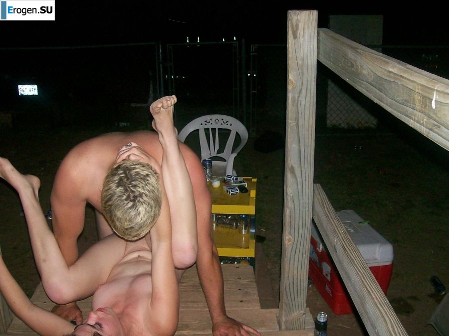 trahodrom right on the porch. Photo 32