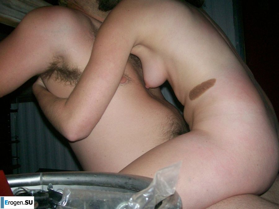 trahodrom right on the porch. Photo 34