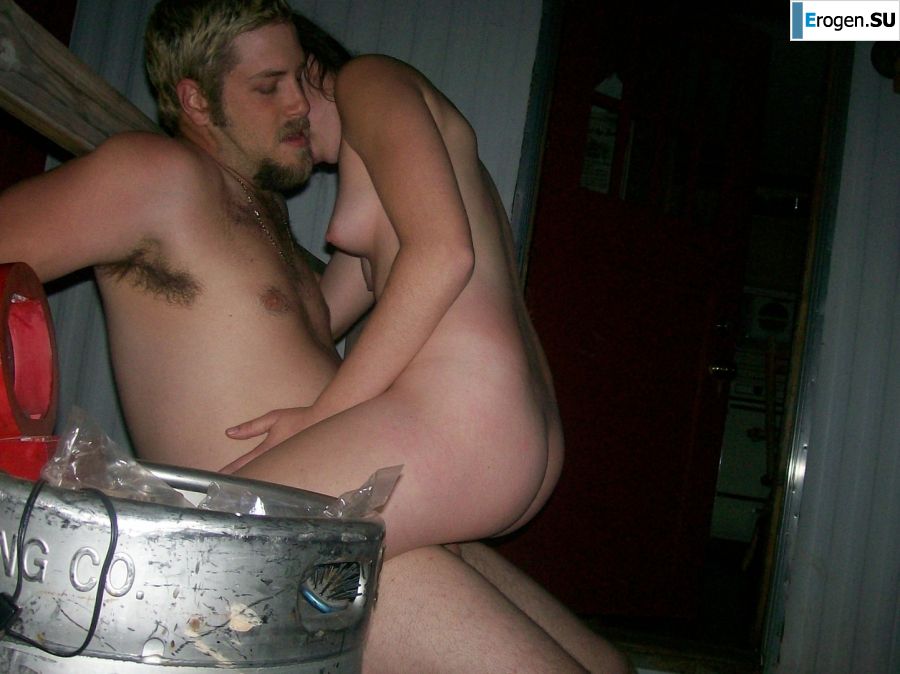 trahodrom right on the porch. Photo 35