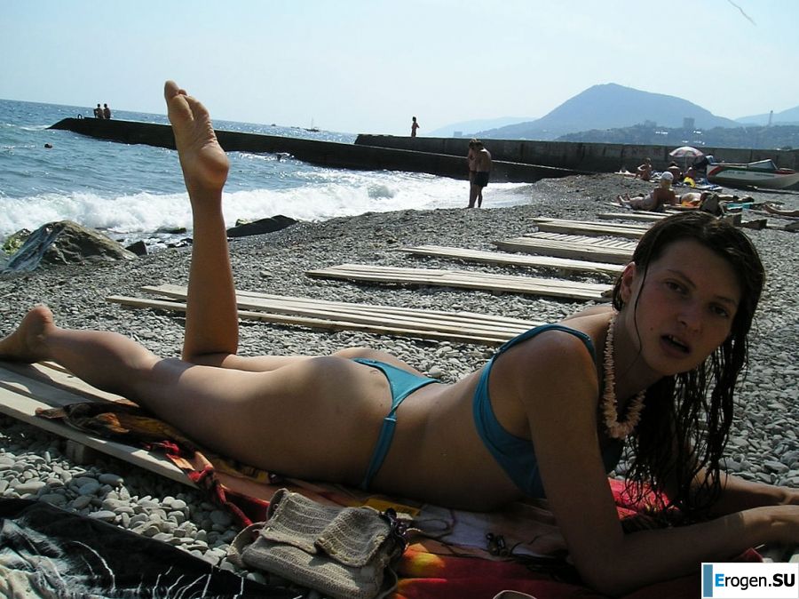 without a swimsuit on a rocky shore. Part 3. Photo 5
