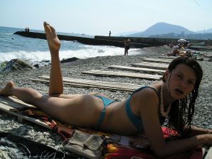 without a swimsuit on a rocky shore. Part 3. Thumb 5