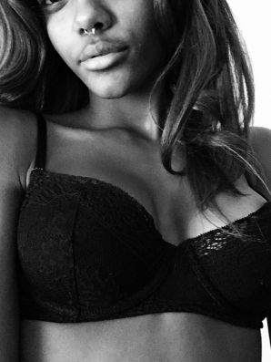 недотраханная лезби негритянка. Эскиз 12