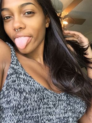 недотраханная лезби негритянка. Эскиз 15