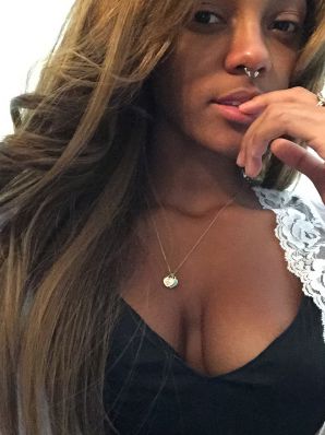 недотраханная лезби негритянка. Эскиз 22