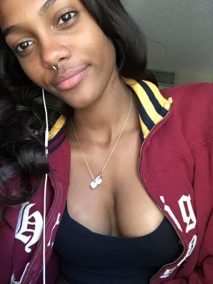 недотраханная лезби негритянка. Эскиз 24