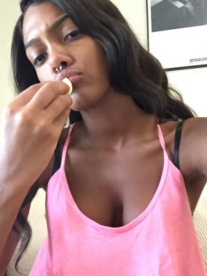 недотраханная лезби негритянка. Часть 3. Эскиз 11