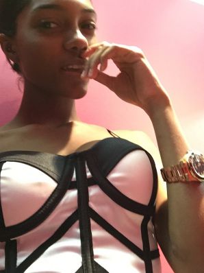 недотраханная лезби негритянка. Часть 5. Эскиз 11