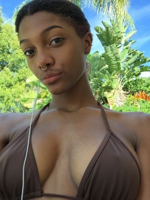 недотраханная лезби негритянка. Часть 5. Эскиз 33