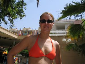 топлесс в каком то отеле на море. Эскиз 11