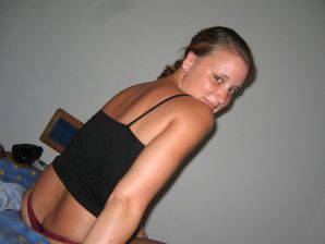 топлесс в каком то отеле на море. Эскиз 4