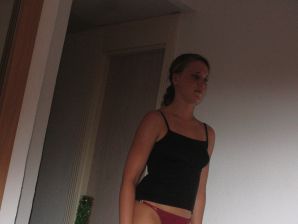 топлесс в каком то отеле на море. Эскиз 6