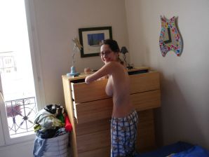 беременная и без одежды. Эскиз 10