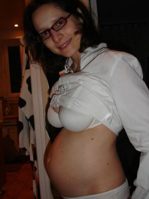 беременная и без одежды. Эскиз 22