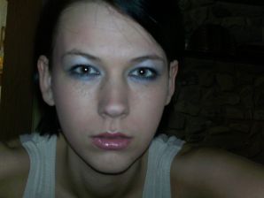 Загорелая девка крутится в комнате нагишом. Эскиз 6