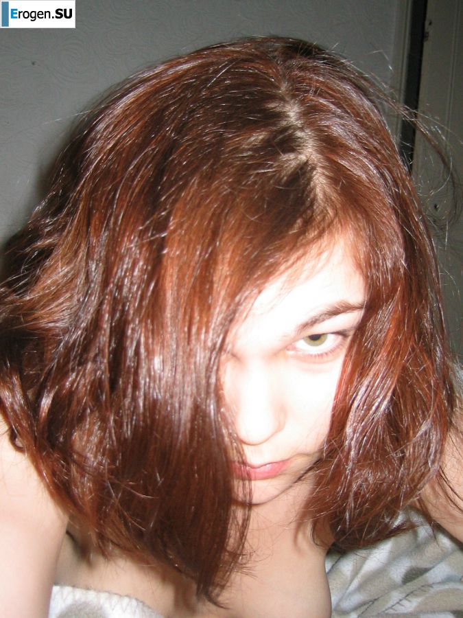 Молоденькая азиатка валяется в постели после секса. Фото 12