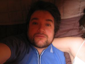 Молоденькая азиатка валяется в постели после секса. Эскиз 9