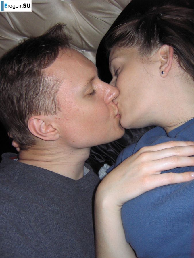 A mature woman posing in a transparent dress in front of a man. Photo 11