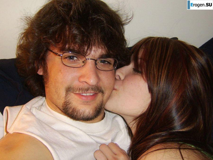 A naughty brunette is exposed in front of a friend and shows an elastic body. Photo 13