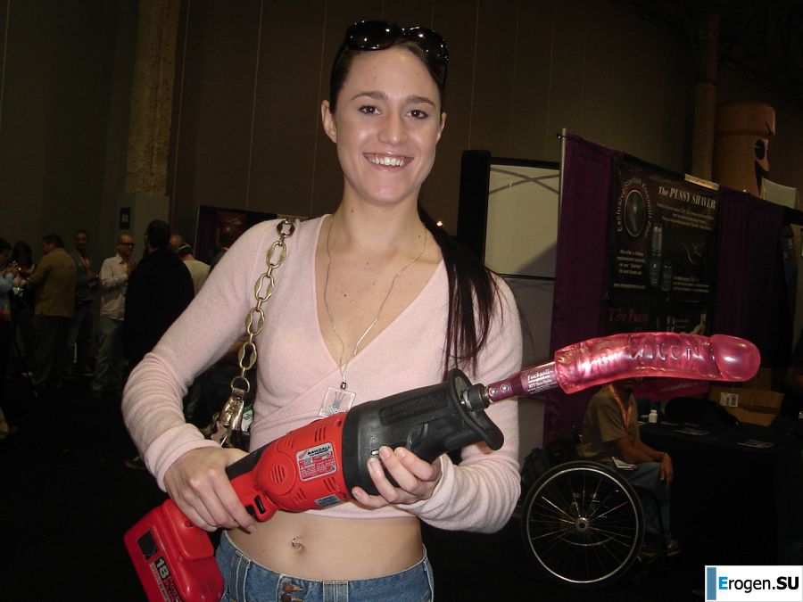 Стройные девушки зажигают на секс вечеринке у бассейна. Фото 23