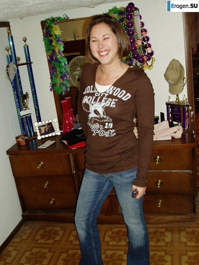 Beautiful slim brunette masturbates during sex. Photo 32