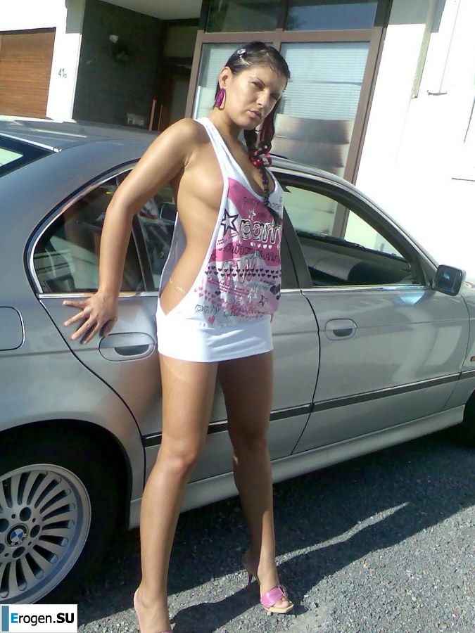 Загорелая латинка с большими сиськами бесстыдно раздвинула ноги. Фото 8