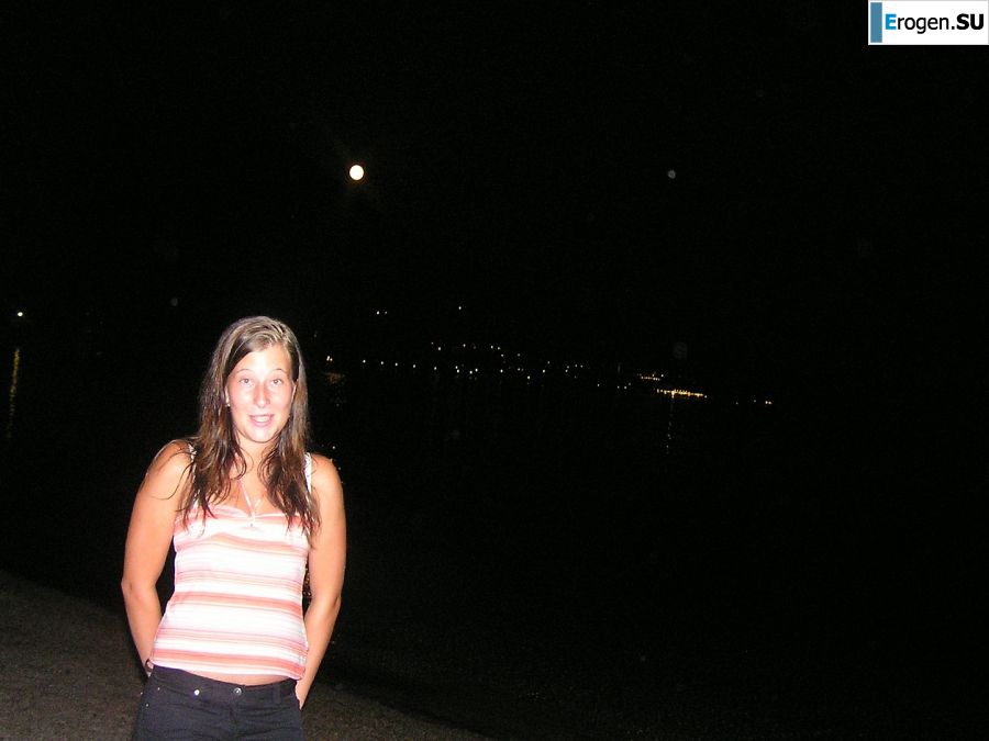 A sports student undressed on the beach and bathed naked. Photo 39