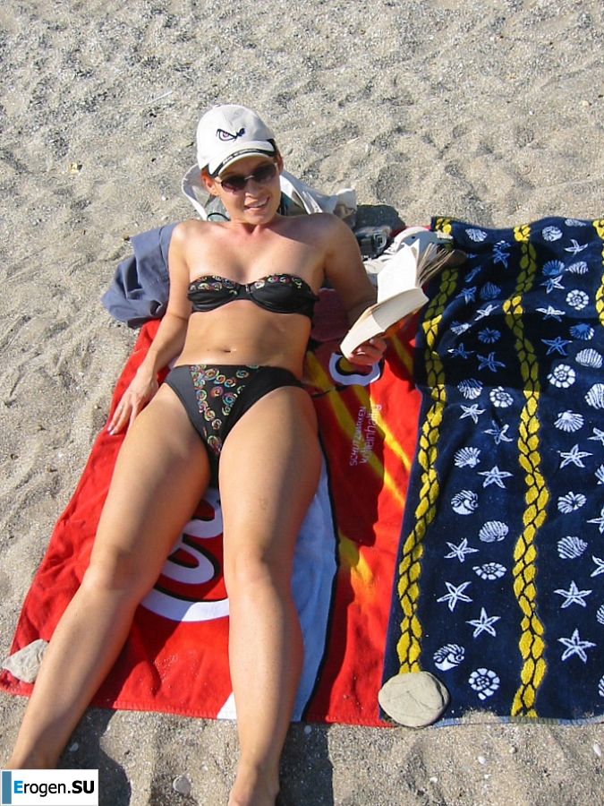 The young minx pleases herself with fingers and a vibrator. Photo 28