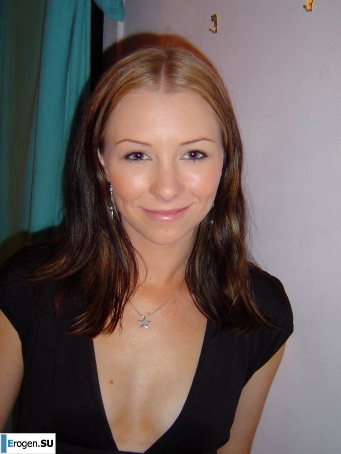 A young girl was completely exposed in a hotel room. Photo 28