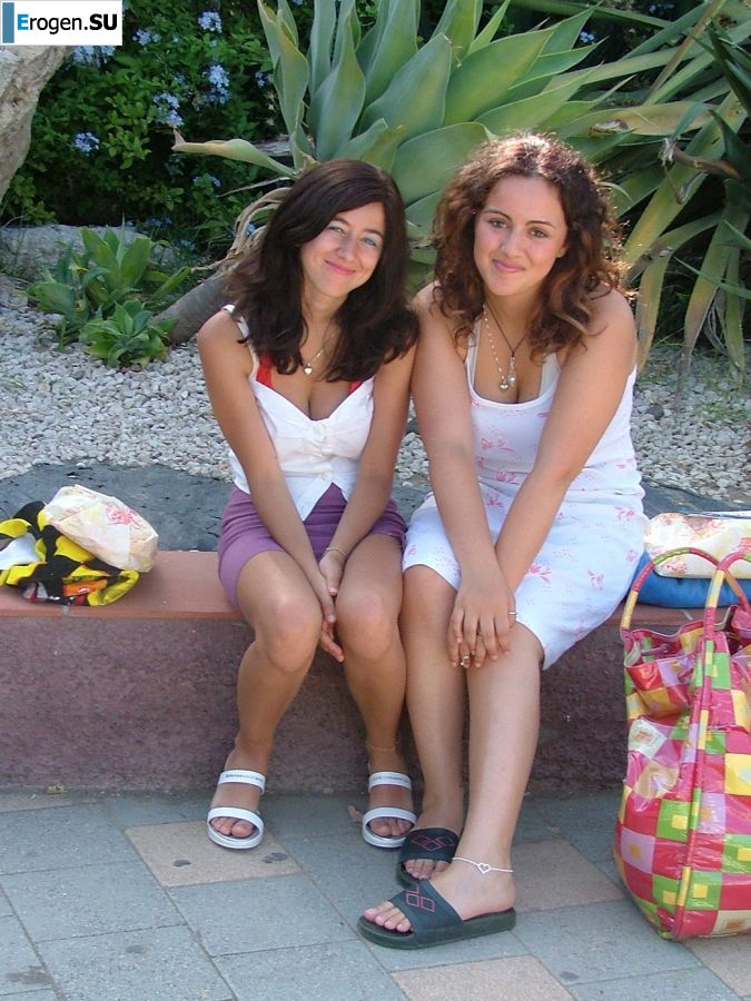 Passionate brunette showed her hairy pussy on vacation. Photo 29