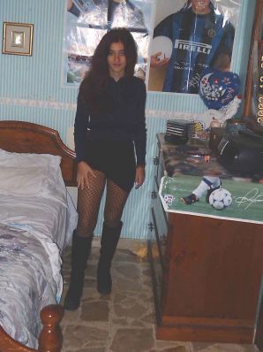 Passionate brunette showed her hairy pussy on vacation. Thumb 19