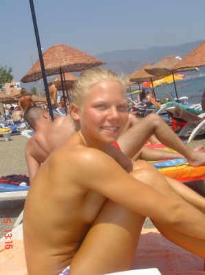 Slender sisters showed neat breasts on vacation. Thumb 10