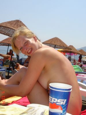Slender sisters showed neat breasts on vacation. Thumb 8