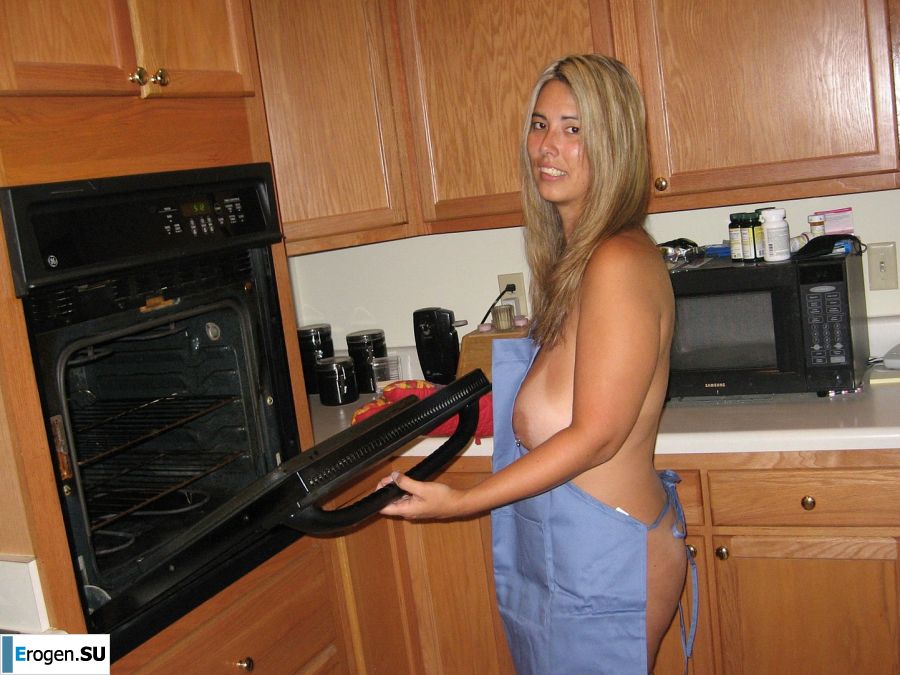 Luxurious blondes with magnificent breasts caress each other and expose themselves. Photo 30