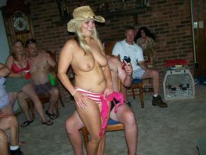 Luxurious blondes with magnificent breasts caress each other and expose themselves. Thumb 14