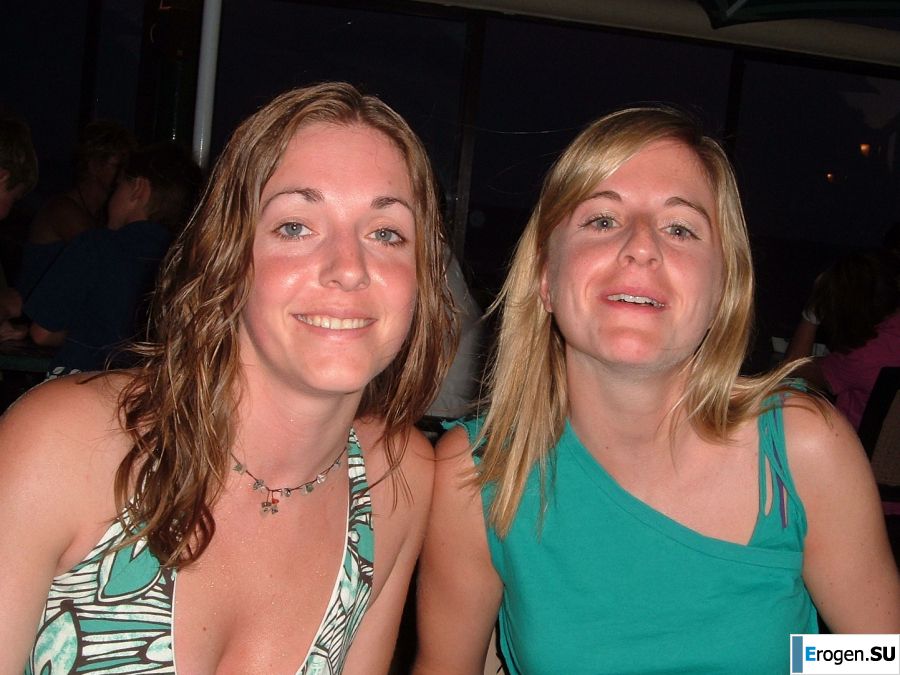 A woman spreads her legs on the bed and in the bathroom. Photo 5