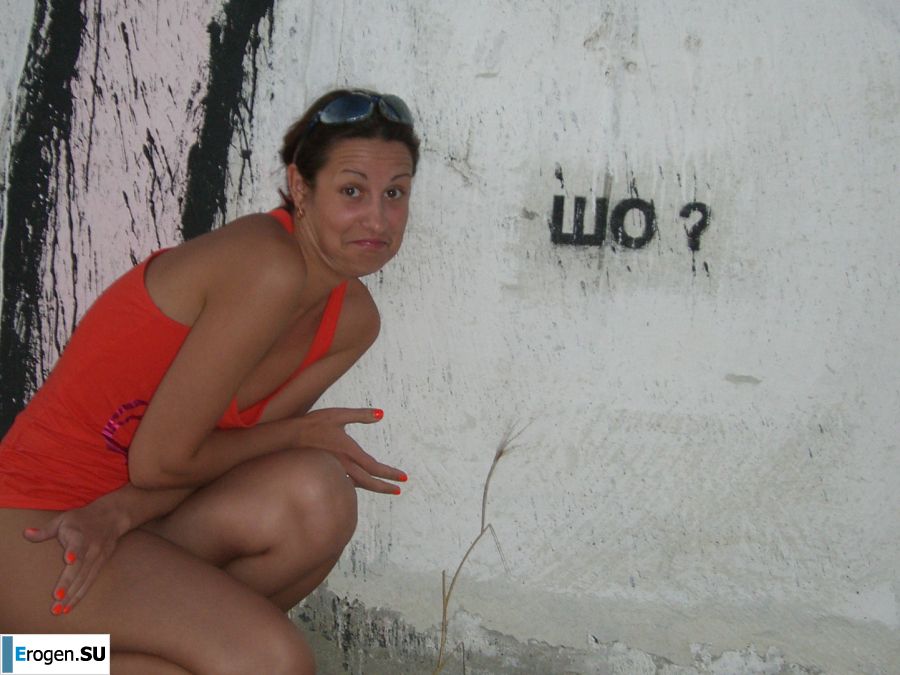 Девушка разделась в компании отдыхающих и показала отличную фигуру. Фото 17