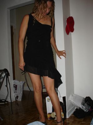 Две блондинки разделись и занялись страстным сексом. Эскиз 39