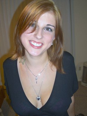 Two girls had sex with a guy after a date. Thumb 10