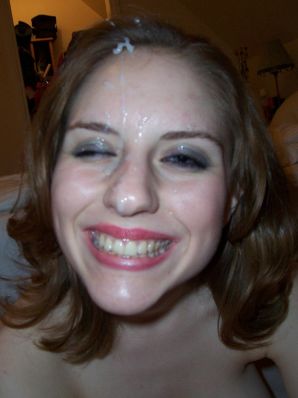 A fragile girl in a corset tied to a bed. Thumb 32