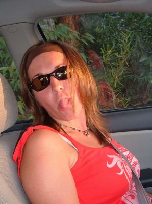 Женщина раздвигает ноги на кровати и в ванной. Часть 2. Эскиз 38