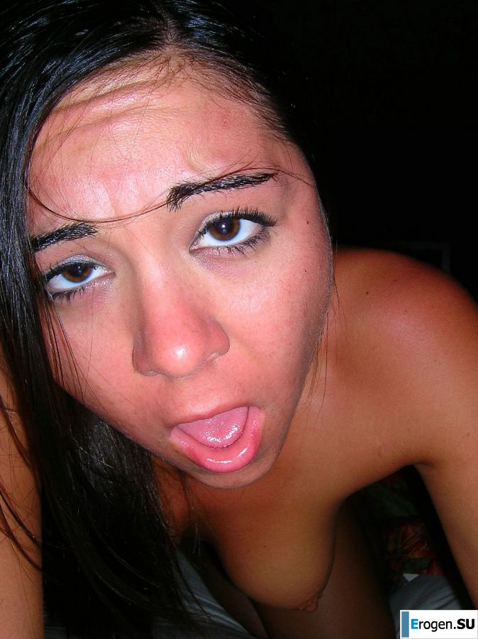 A guy licks his girlfriend's pussy on vacation. Photo 26