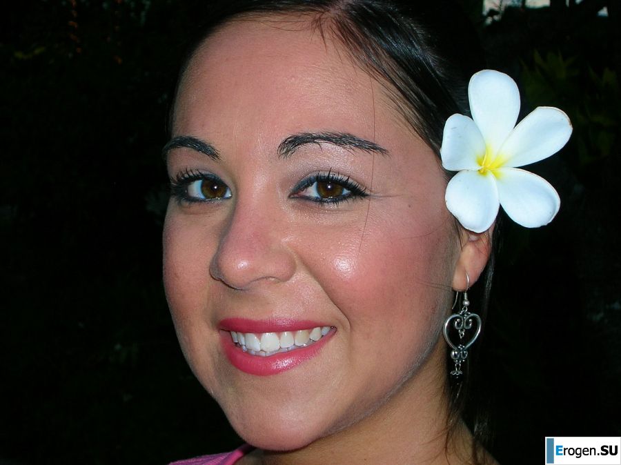 A guy licks his girlfriend's pussy on vacation. Photo 33