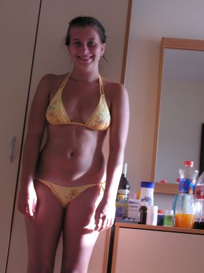 A sports student undressed on the beach and swam naked. Part 2. Thumb 10