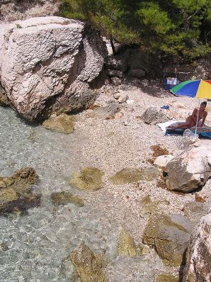 A sports student undressed on the beach and swam naked. Part 2. Thumb 27