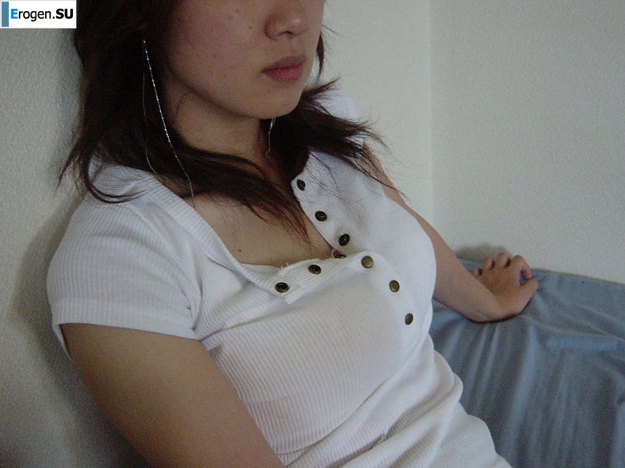 Asian took off her bra and panties and showed her fluffy and boobs. Photo 39
