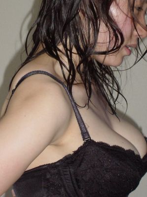 Asian took off her bra and panties and showed her fluffy and boobs. Thumb 14