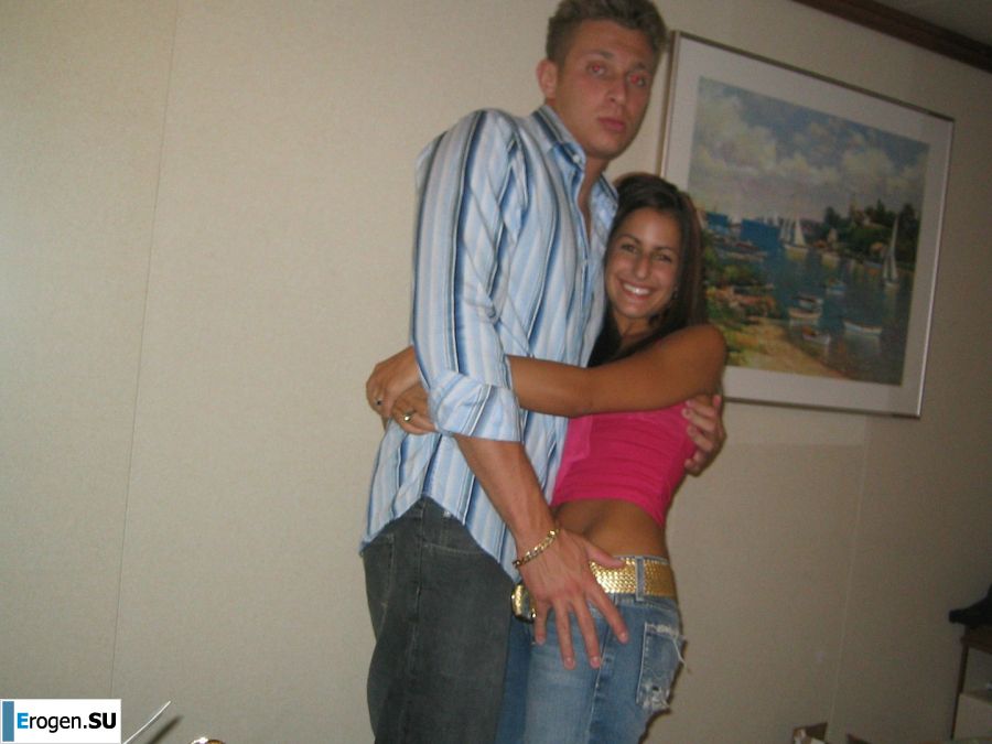 Восточная малышка развлекается со своим парнем голая. Фото 37