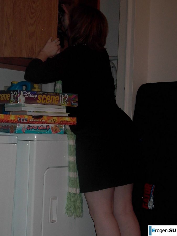 A mature woman with small breasts pleases herself with a finger. Photo 15