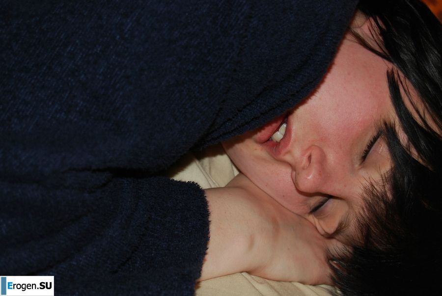 A fluffy chick in lace underwear pleases herself with her fingers. Photo 26